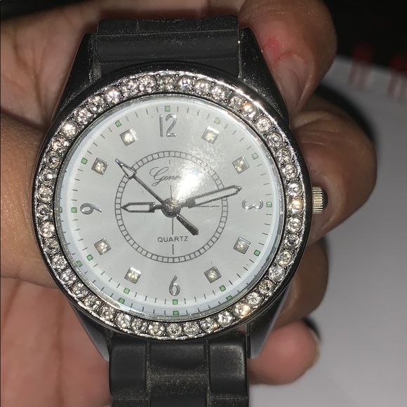 Watch. - Picture 2 of 3